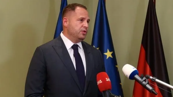 أوكرانيا تعلن استعدادها للتفاوض مع روسيا بشرط وجود “حوار إيجابي” أوكرانيا تعلن استعدادها للتفاوض مع روسيا بشرط وجود “حوار إيجابي”