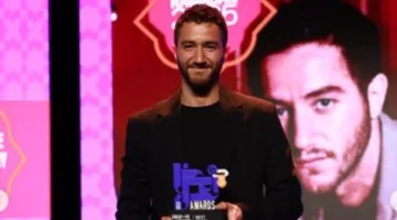 أول رد فعل من أحمد مالك بعد حصوله على جوائز الإبداع في الدراما