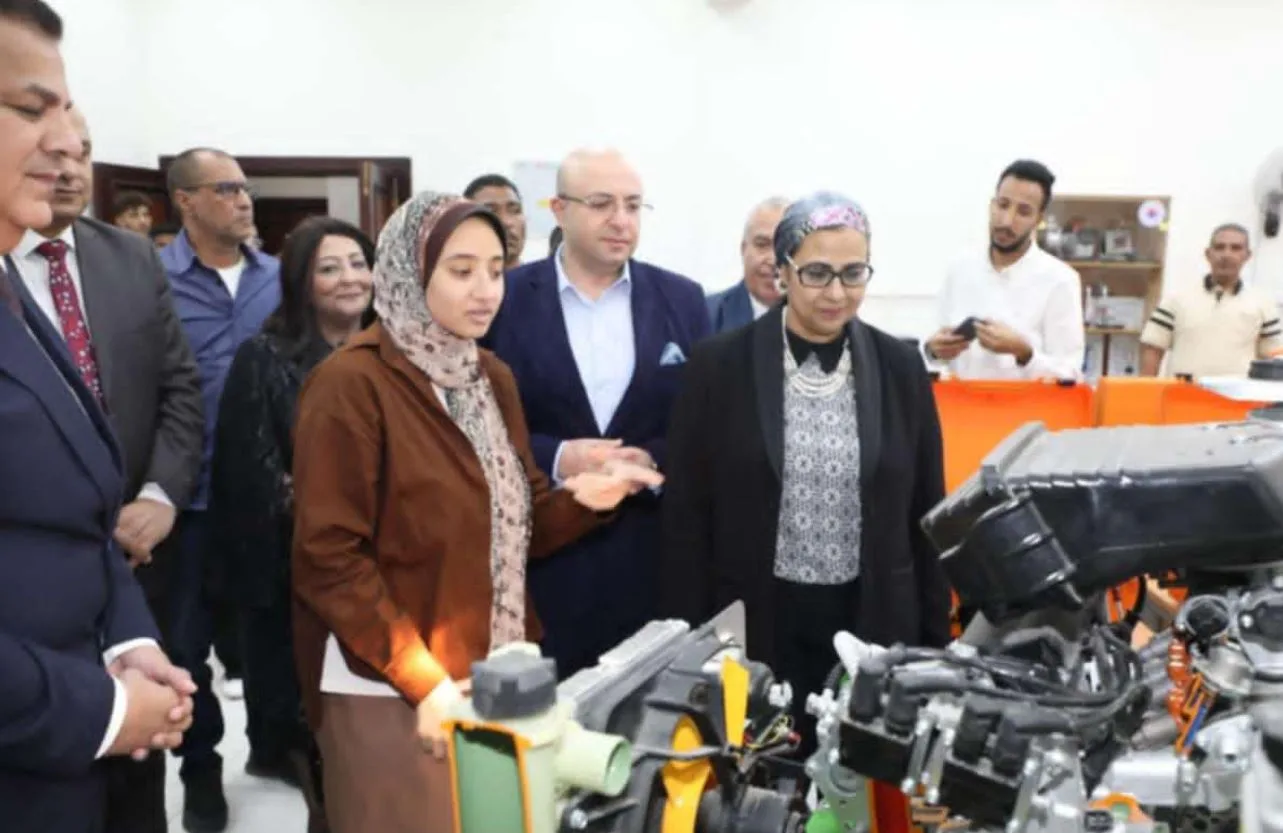 محافظ بني سويف ورئيس المجلس القومي للمرأة يطلقان وحدة تعزيز تكافؤ الفرص في الجامعة التكنولوجية محافظ بني سويف ورئيس المجلس القومي للمرأة يطلقان وحدة تعزيز تكافؤ الفرص في الجامعة التكنولوجية