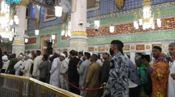 إجراءات توجيهية وتنظيمية تسهم في تنظيم دخول المصلين إلى الروضة الشريفة في المسجد النبوي