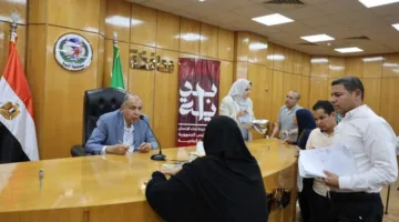 إجراءات سريعة وحلول فورية للأشخاص ذوي الحاجة خلال اجتماع المواطنين في مركز ومدينة المنيا