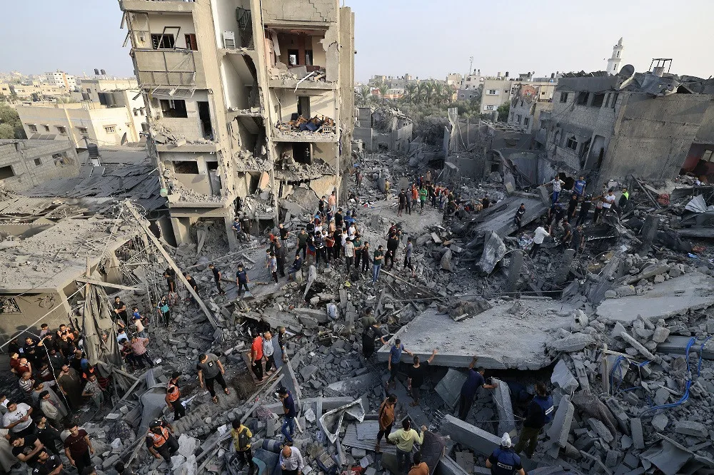 إجمالي عدد الضحايا نتيجة القصف الإسرائيلي على غزة يبلغ 53,939 شهيدًا.