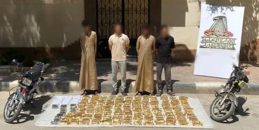إحباط نشاطات إجرامية تتعلق بتجارة المخدرات في عدة محافظات.. ومقتل 3 عناصر جنائية خطيرة خلال مواجهات مسلحة مع الشرطة في أسيوط والسويس. إحباط نشاطات إجرامية تتعلق بتجارة المخدرات في عدة محافظات.. ومقتل 3 عناصر جنائية خطيرة خلال مواجهات مسلحة مع الشرطة في أسيوط والسويس.