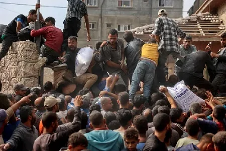 إخفاق وعار وإذلال للجائعين”: وسائل إعلام مصرية تنتقد لجنة المساعدات الإسرائيلية في غزة وتصفها بأنها “أداة للتهجير” و”عار إنساني إخفاق وعار وإذلال للجائعين”: وسائل إعلام مصرية تنتقد لجنة المساعدات الإسرائيلية في غزة وتصفها بأنها “أداة للتهجير” و”عار إنساني