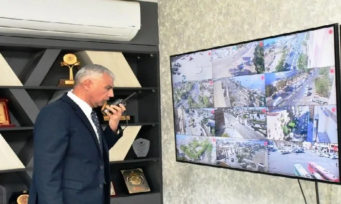 إخماد حريق في فندق شعبي بوسط السوق القديم بأسوان إخماد حريق في فندق شعبي بوسط السوق القديم بأسوان