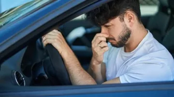 إذا كنت تشعر برائحة وقود في سيارتك.. إليك أهم 6 أسباب لهذه المشكلة