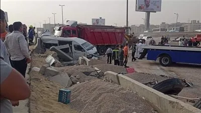إزالة حطام حادث اصطدام 7 سيارات على الطريق الدائري في البساتين إزالة حطام حادث اصطدام 7 سيارات على الطريق الدائري في البساتين