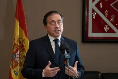 إسبانيا تجمع دولًا أوروبية وعربية للضغط على إسرائيل لإنهاء الحرب في غزة ودعوة لفرض عقوبات على الاحتلال وتيسير المساعدات الإنسانية إلى القطاع. إسبانيا تجمع دولًا أوروبية وعربية للضغط على إسرائيل لإنهاء الحرب في غزة ودعوة لفرض عقوبات على الاحتلال وتيسير المساعدات الإنسانية إلى القطاع.