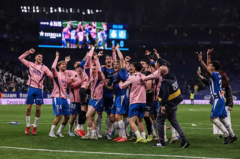 إسبانيول يتجنب الهبوط بعد انتصاره على لاس بالماس.. وليجانيس يغادر الدوري الإسباني. إسبانيول يتجنب الهبوط بعد انتصاره على لاس بالماس.. وليجانيس يغادر الدوري الإسباني.