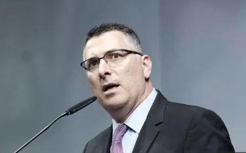 إسرائيل تحذر من ضم مستوطنات الضفة وغور الأردن إذا اعترفت دول كبرى مثل بريطانيا وفرنسا بفلسطين. إسرائيل تحذر من ضم مستوطنات الضفة وغور الأردن إذا اعترفت دول كبرى مثل بريطانيا وفرنسا بفلسطين.