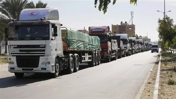 إسرائيل تستخدم المساعدات كأداة لتوسيع العدوان على غزة (فيديو)