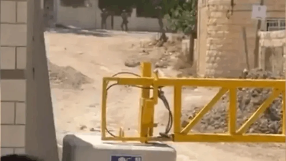 إسرائيل تطلق النار على بعثة دبلوماسية! (فيديو) إسرائيل تطلق النار على بعثة دبلوماسية! (فيديو)