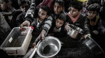 إسرائيل تفتح باب إدخال المواد الغذائية إلى غزة بعد تصعيد العمليات العسكرية وارتفاع حاد في عدد الشهداء نتيجة المجازر المستمرة.