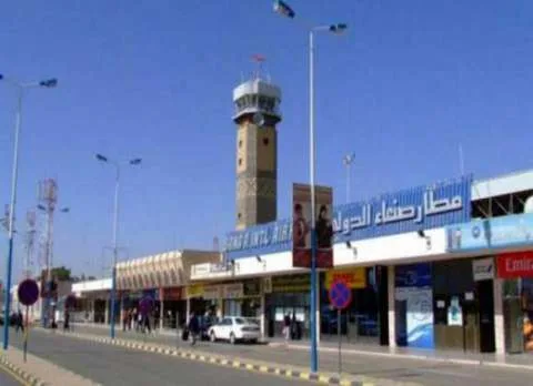 إسرائيل تنذر بإخلاء منطقة مطار صنعاء باليمني “فورا” تمهيدا لمهاجمتها
