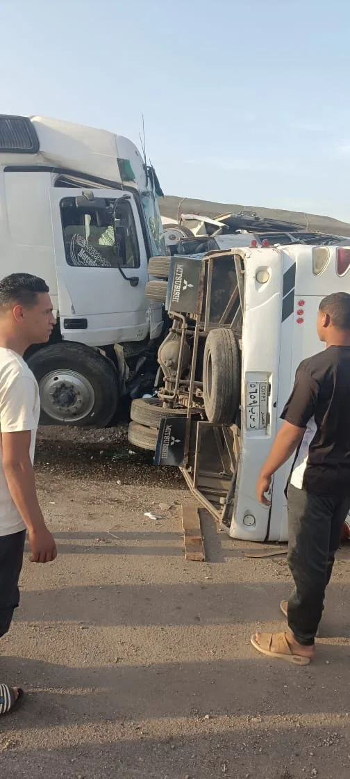 إصابة 20 شخصًا نتيجة حادث تصادم بين شاحنة وحافلة على الطريق الإقليمي في الشرقية