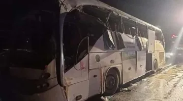 إصابة 22 فردًا في حادث انقلاب حافلة عمال في السادات (أسماء)