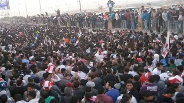 إصابة 4 مشجعين نتيجة تدافع جماهيري قبل مباراة الشباب بين مصر والمغرب في استاد الدفاع الجوي إصابة 4 مشجعين نتيجة تدافع جماهيري قبل مباراة الشباب بين مصر والمغرب في استاد الدفاع الجوي