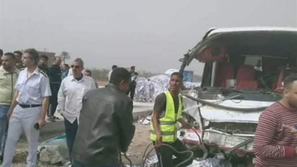 إصابة 7 عمال في حادث سير بطريق السادات بالمنوفية