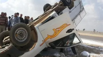 إصابة 7 مزارعين نتيجة تصادم سيارتين في طريق صحراوي بالبحيرة