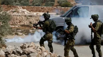 إصابة سبعة فلسطينيين أثناء اقتحام قوات الاحتلال الإسرائيلي لمخيم الجلزون.