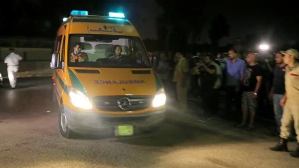 إصابة شخصين في انقلاب مقطورة على طريق الأوتوستراد