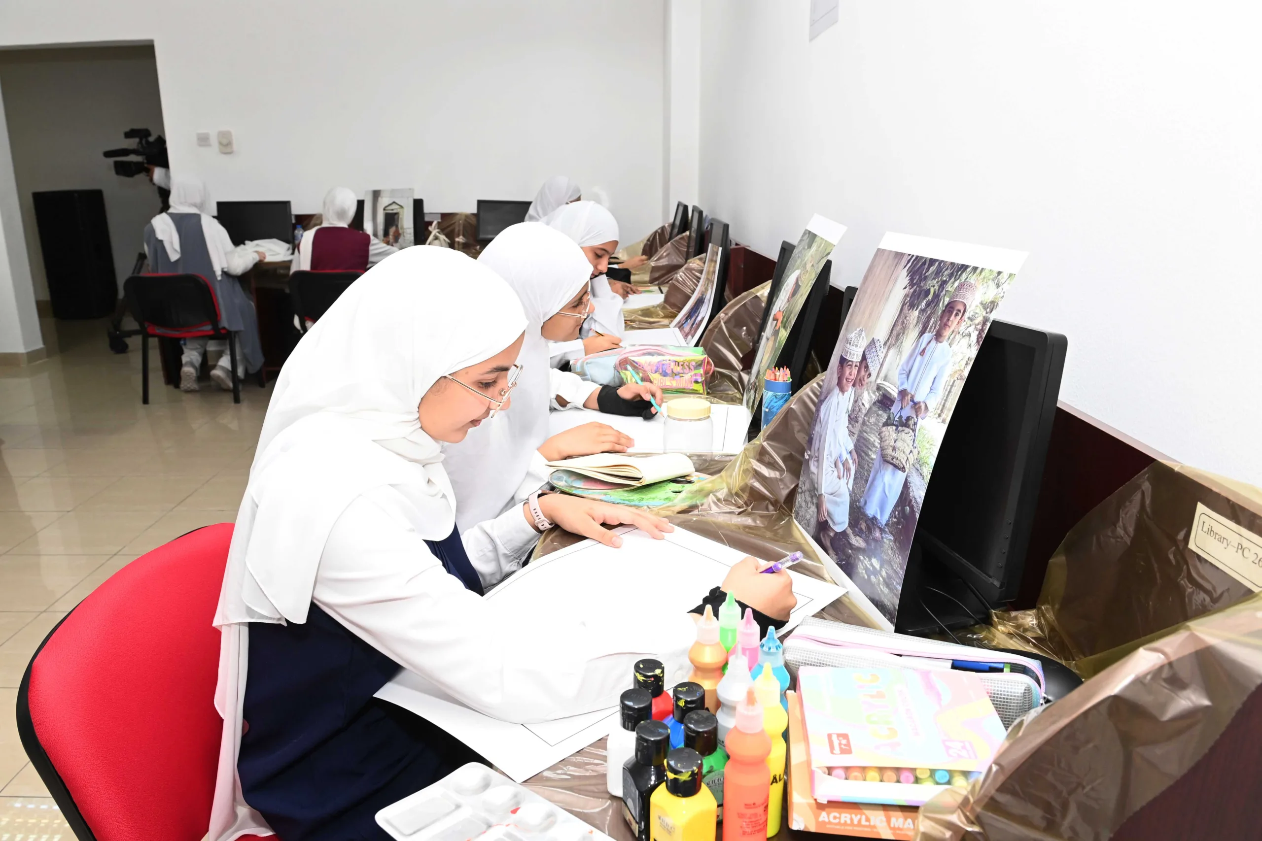إطلاق النسخة الأولى من “مبادرة تحدي الفنون” التعليمية في محافظة مسقط إطلاق النسخة الأولى من “مبادرة تحدي الفنون” التعليمية في محافظة مسقط
