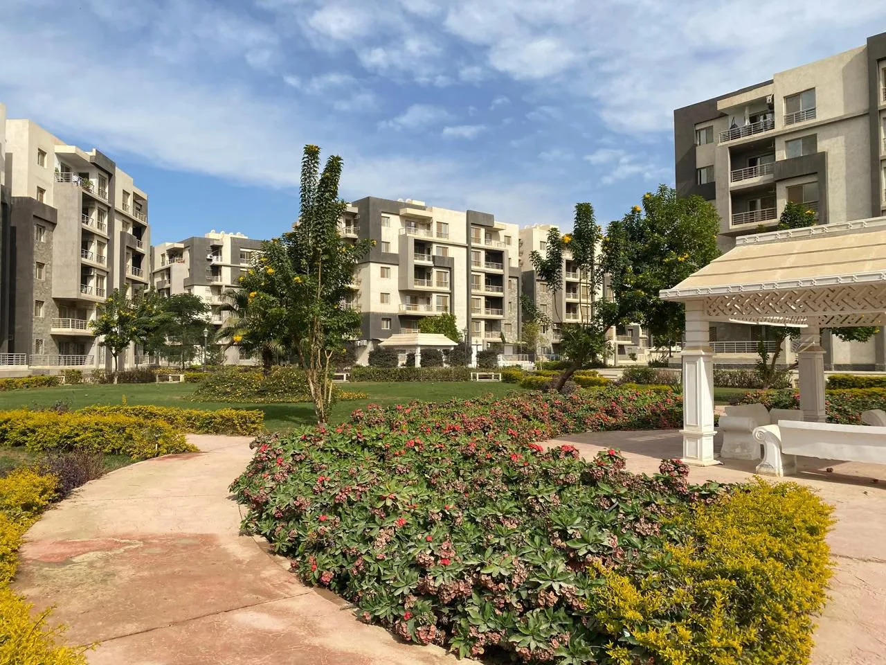 عاجل.. إطلاق 15 ألف وحدة سكنية بنظام التمويل العقاري مع تخصيص يعتمد على أسبقية التسجيل. عاجل.. إطلاق 15 ألف وحدة سكنية بنظام التمويل العقاري مع تخصيص يعتمد على أسبقية التسجيل.