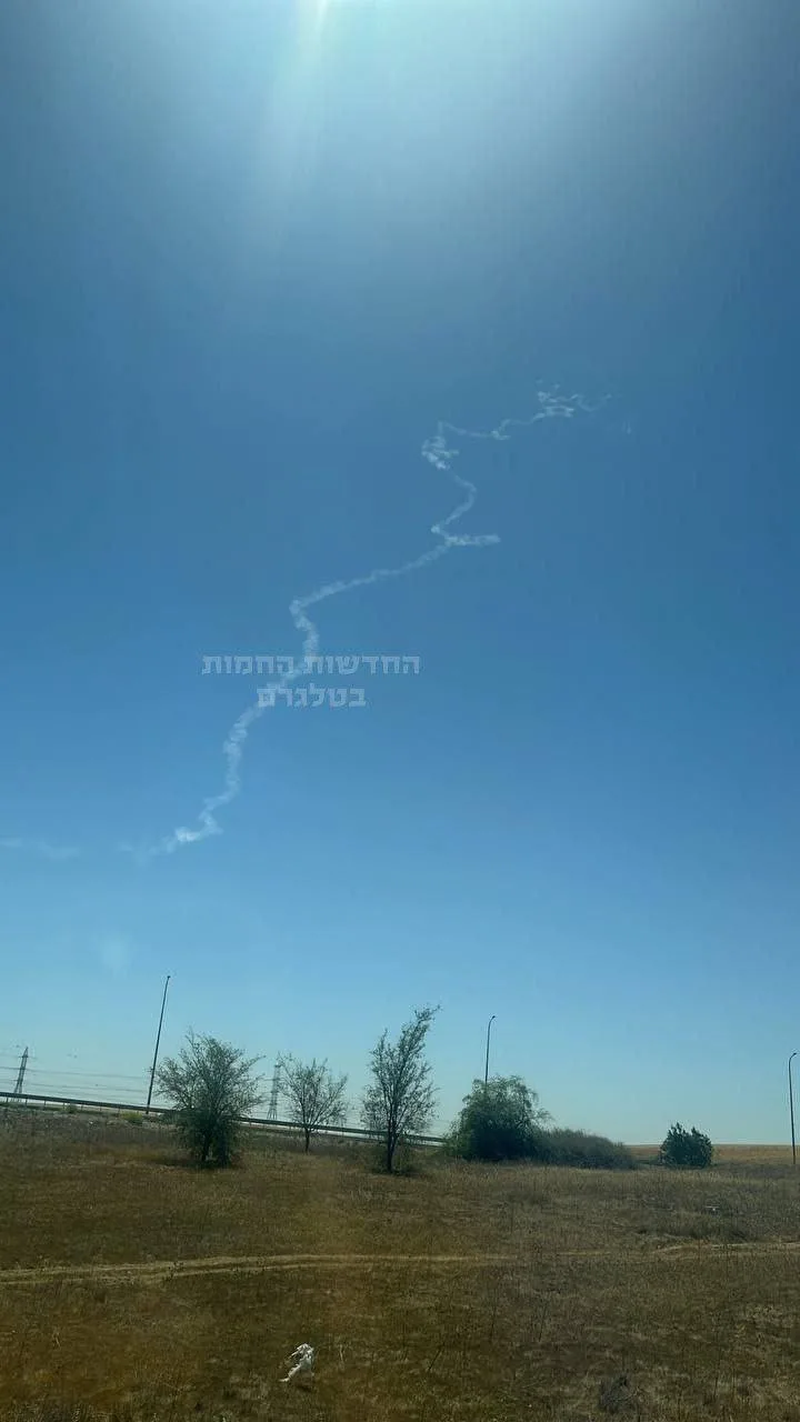 إطلاق صاروخ من اليمن نحو إسرائيل وتعليق الرحلات في مطار بن غوريون إطلاق صاروخ من اليمن نحو إسرائيل وتعليق الرحلات في مطار بن غوريون