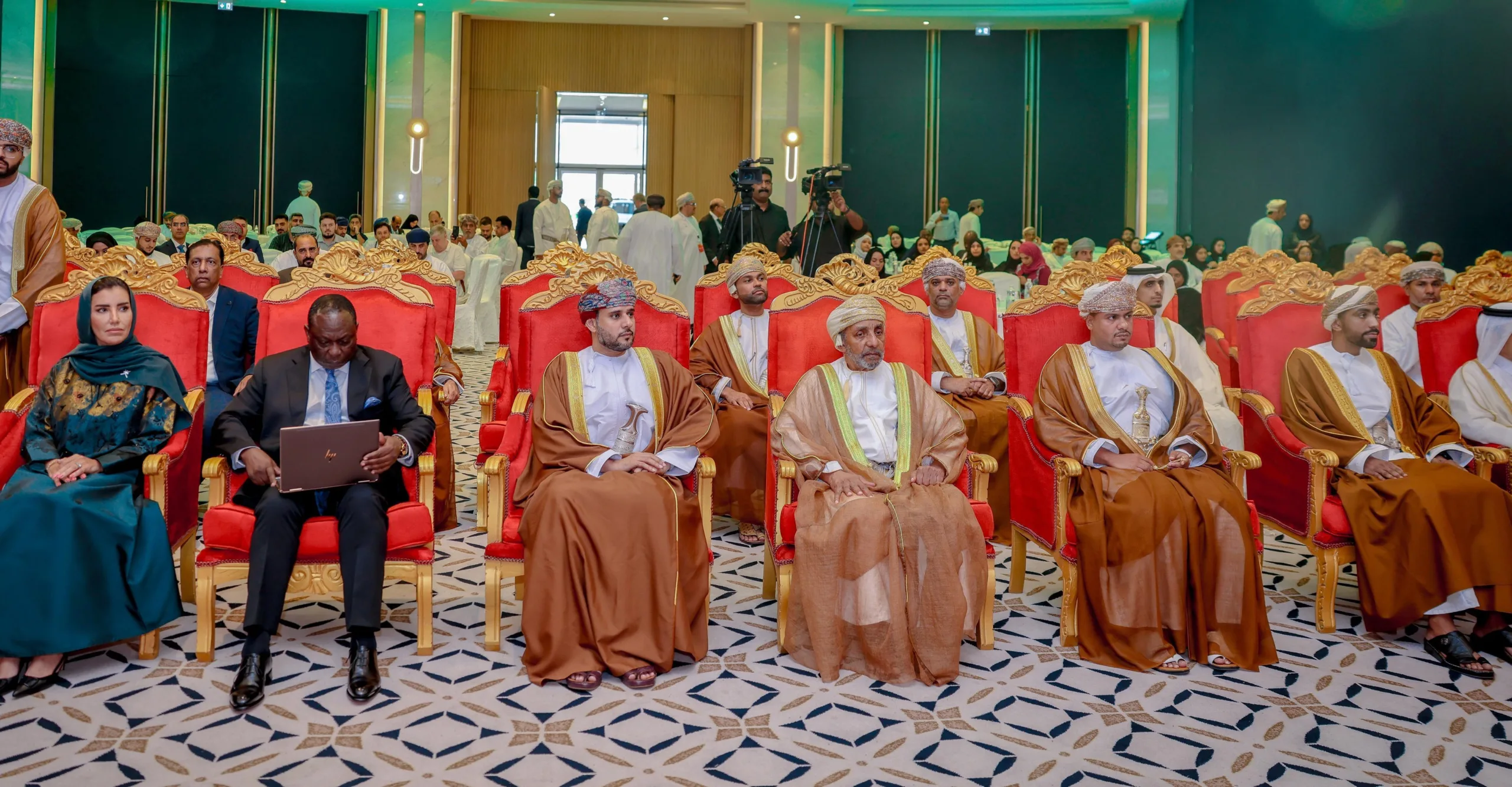 إطلاق مؤتمر الأعمال بين عُمان وشرق إفريقيا إطلاق مؤتمر الأعمال بين عُمان وشرق إفريقيا