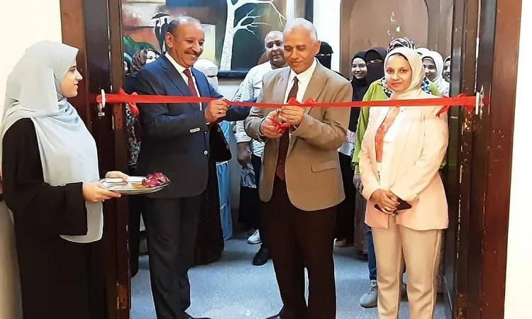 إطلاق معرض الطلاب “ابتكارات فنية في مجال الأزياء” بجامعة الفيوم