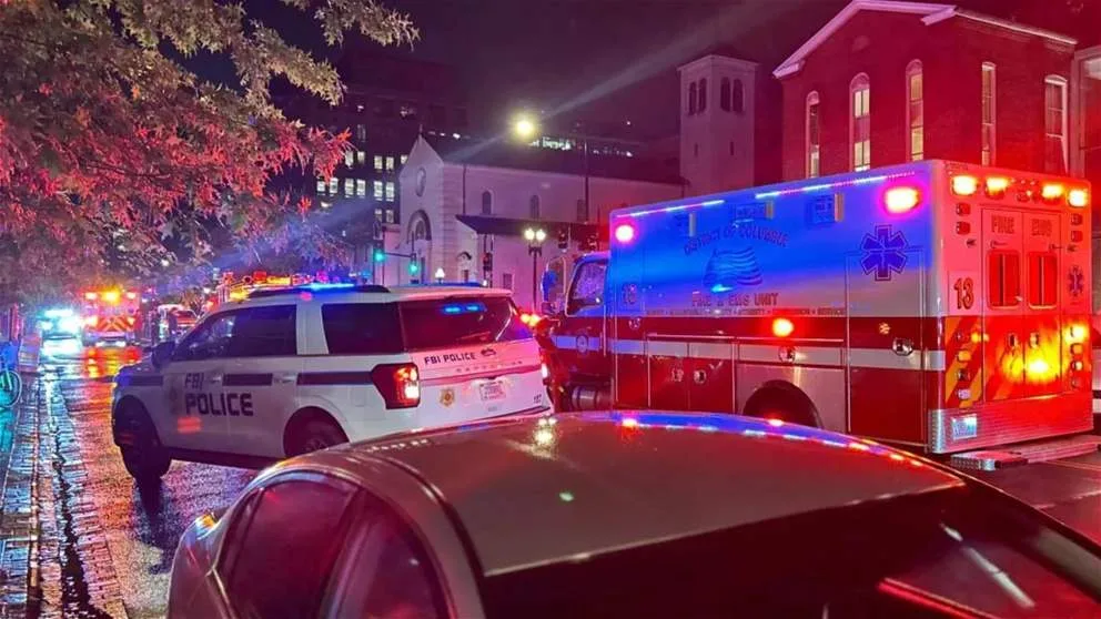 إطلاق نار يستهدف دبلوماسيين إسرائيليين في واشنطن (فيديو) إطلاق نار يستهدف دبلوماسيين إسرائيليين في واشنطن (فيديو)