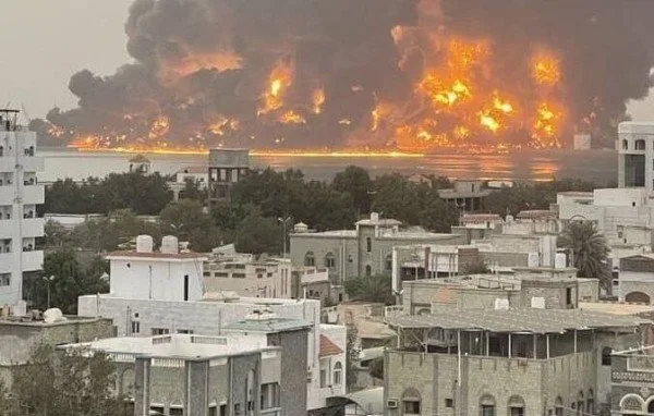 إعلام إسرائيلي: غارات مكثفة تستهدف مطار صنعاء.. وطائراتنا دخلت الأجواء اليمنية