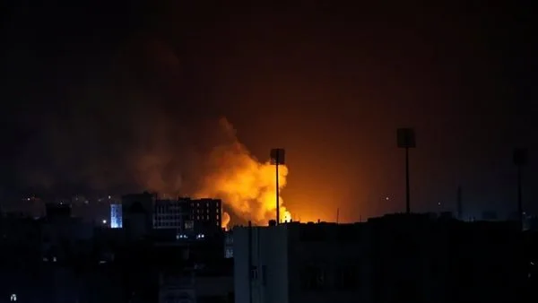 إعلام حوثى: 6 غارات تستهدف ميناء الحديدة جنوب غربى اليمن