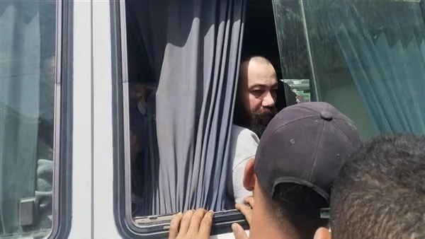 إفراج الاحتلال عن 9 أسرى فلسطينيين عقب إطلاق سراح الأمريكي عيدان ألكسندر