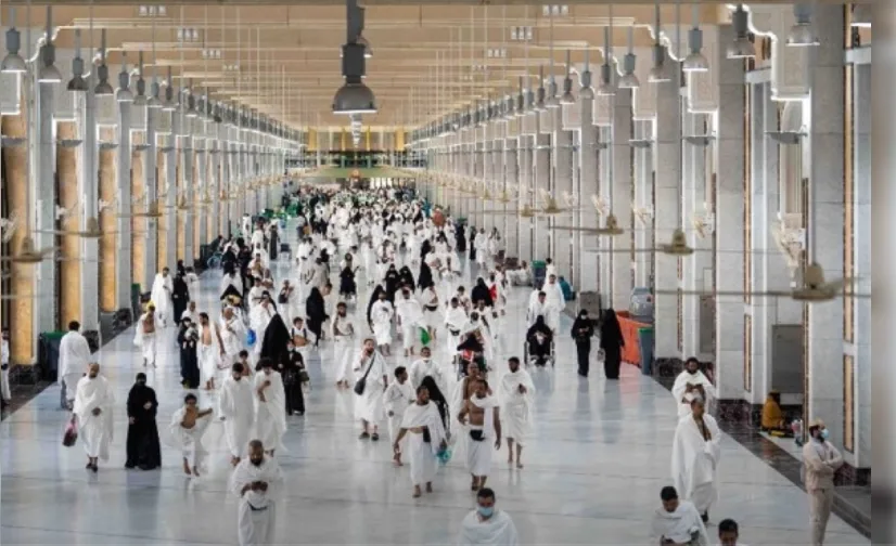 إلقاء القبض على 3 مقيمين إندونيسيين بتهمة الاحتيال في حملات حج مزيفة إلقاء القبض على 3 مقيمين إندونيسيين بتهمة الاحتيال في حملات حج مزيفة