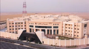 إلقاء القبض على المتهمين بانتحال هوية لسرقة مواطن في النزهة
