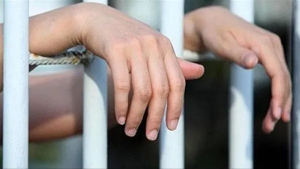 تلميحات جنسية: أسباب اعتقال شاب خلع ملابسه أمام فتاة في مقهى بمصر الجديدة تلميحات جنسية: أسباب اعتقال شاب خلع ملابسه أمام فتاة في مقهى بمصر الجديدة