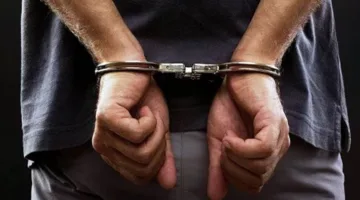 إلقاء القبض على ثلاثة عاطلين بتهمة احتيال على سيدة وسرقة مبلغ من حسابها البنكي