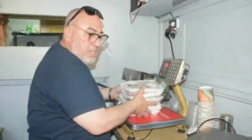 إلقاء القبض على دواجن محقونة ولحوم مجمدة تُباع كمنتجات محلية في حملة ببورسعيد