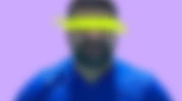 إلقاء القبض على مدرب كرة طائرة في نادي معروف بمصر الجديدة بتهمة استغلال الفتيات للحصول على مكالمات غير لائقة.