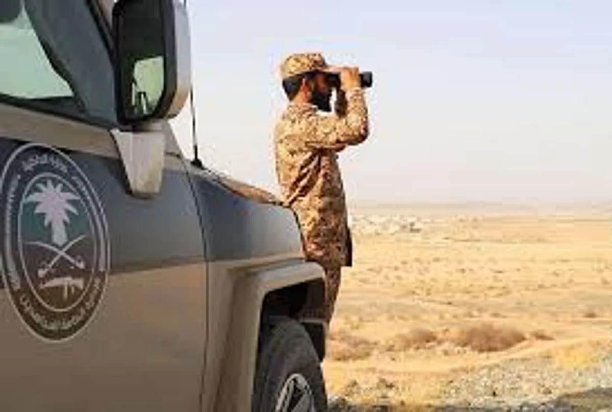 إلقاء القبض على مواطن لنقله خمسة مخالفين في سيارة بجازان إلقاء القبض على مواطن لنقله خمسة مخالفين في سيارة بجازان