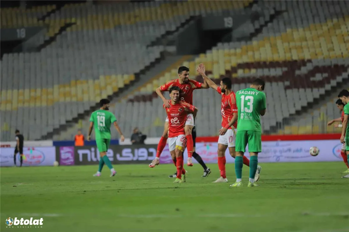 إمام عاشور يسجل هدف الأهلي الرابع وفخر الدين يقلص الفارق لـ المصري