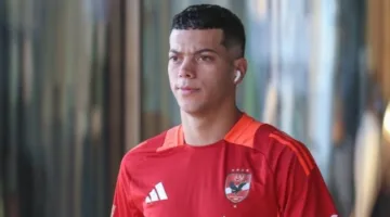 إمام عاشور ينضم إلى تدريبات الأهلي بعد تعافيه من الحالة الصحية التي ألمت به.