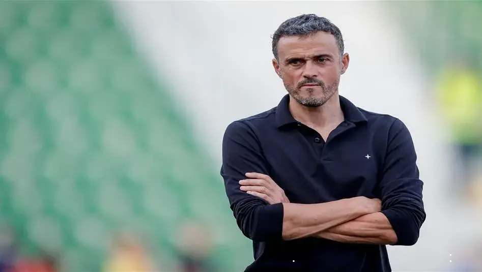 إنريكي: باريس هو الأحق بلقب دوري أبطال أوروبا.
