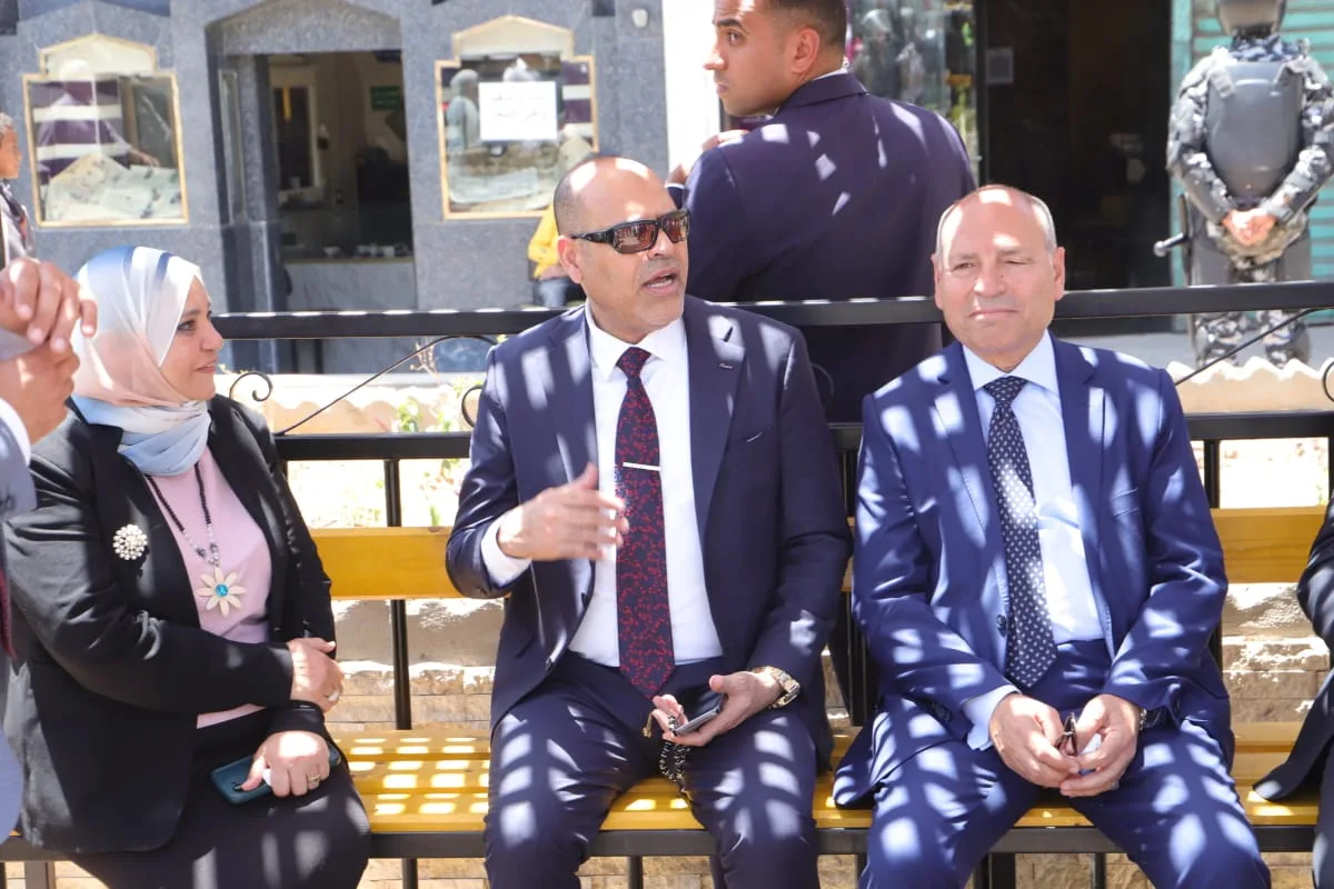 إنشاء أماكن انتظار مخصصة لعمال التراحيل بالقاهرة | صور