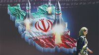 إيران تُشدد على حقها في الاستخدام السلمي للطاقة النووية وتُحذر من تفعيل آلية الزناد
