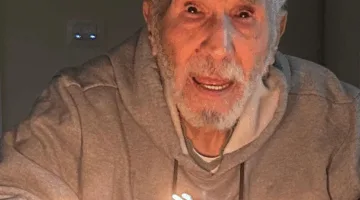ابن عبد الرحمن أبو زهرة يوضح أسباب تعليق معاش والده بسبب خبر إشاعة وفاته