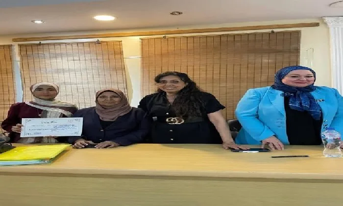 ابنة قنا تتألق: “تسنيم حسن” تحقق المركز الخامس في المنافسة الوطنية لقراءة الشعر ابنة قنا تتألق: “تسنيم حسن” تحقق المركز الخامس في المنافسة الوطنية لقراءة الشعر