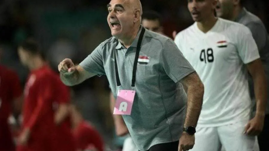 اتحاد اليد يكرم باستور المدير الفني للفراعنة على هامش ودية البرازيل