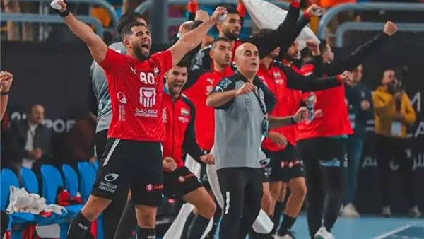 اتحاد اليد يكرم باستور المدير الفني للفراعنة علي هامش ودية البرازيل